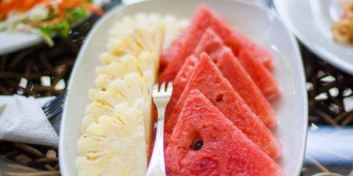 3840x2560 3032409 food, fork, fruits, pineapple, plate, watermelon, royalty