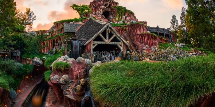 1400x1049 Splash Mountain, a log-flume ride at Magic Kingdom Park in Walt
