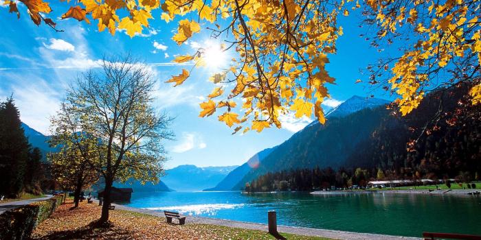 2084x1080 lake, lakeshore, Austria, autumn, beautiful, Sun, trees, mountains