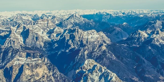 736x1308 31 Wallpapers To Perfectly Match Your New Black iPhone 7 | Preppy