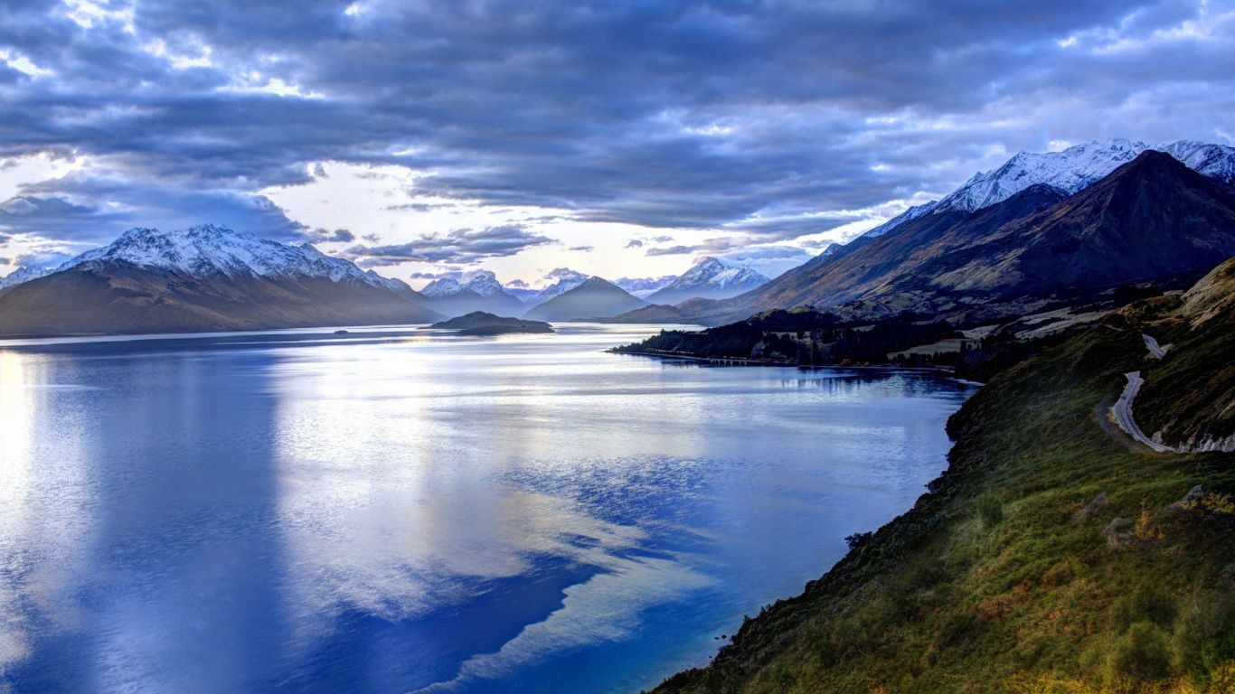 1366x768 Mountainous Landforms, Reflection, Loch, New Zealand, Nature Laptop
