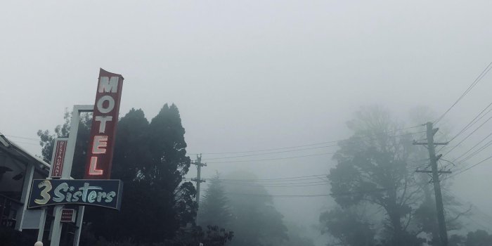 2048x1536 Foggy Motel with a Silent Hill vibe / 8+ : iPhoneography