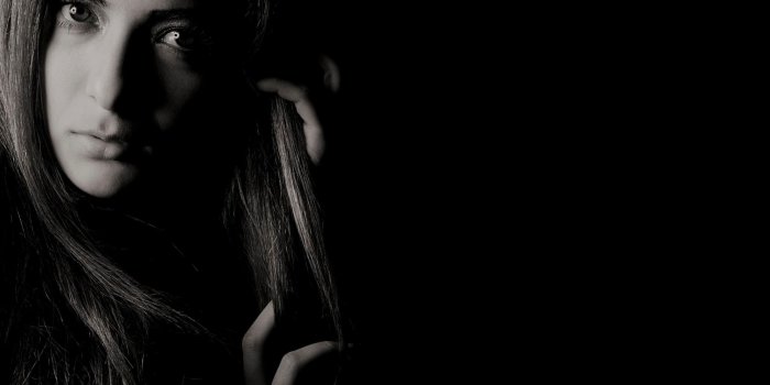 2560x1600 Girl In Black And White Photo ❤ 4K HD Desktop Wallpaper for 4K