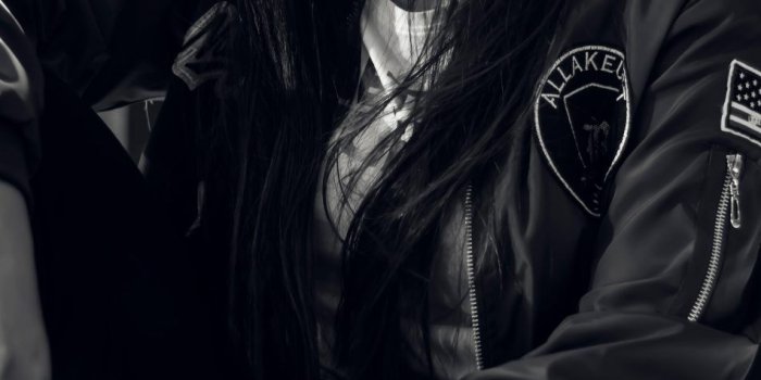 950x1689 Download Cute North East Girl Black & White Photography Free Pure 4K