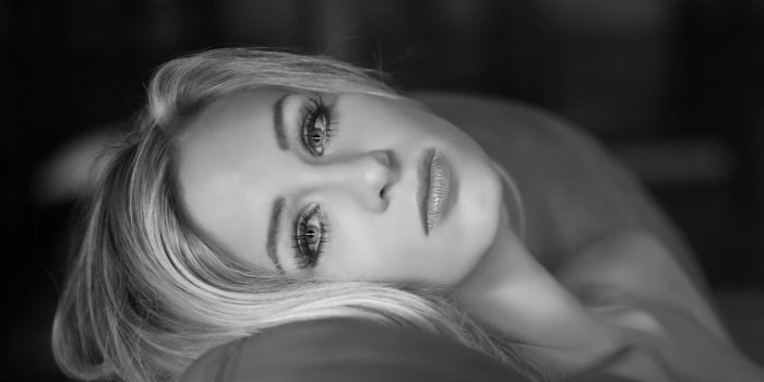 2560x1600 Girl black white #6973568