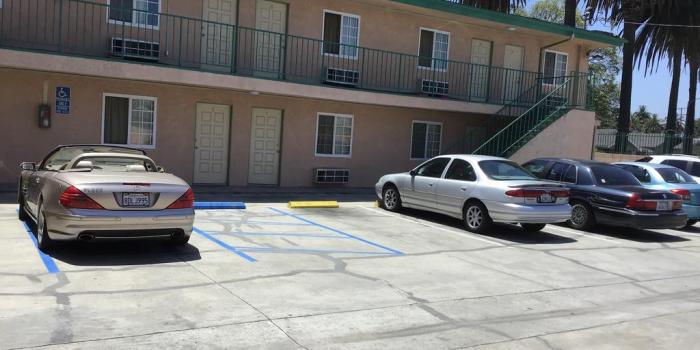 1024x768 Pine tree Inn, Los Angeles, CA - Booking.com