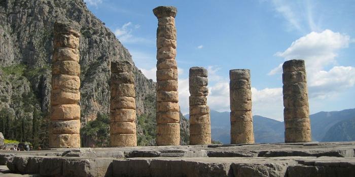 1024x768 File:Columns of the Temple of Apollo at Delphi, Greece.jpeg