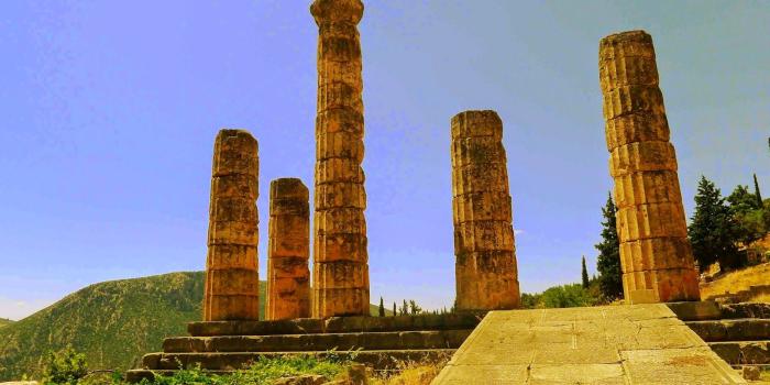 1600x1200 A Day with the Oracle and Leonidas