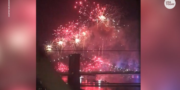 1920x1080 Subway rider captures beautiful Fourth of July fireworks in New York City