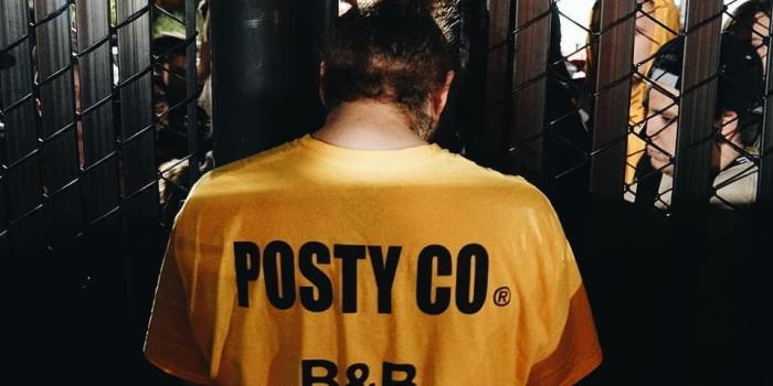 961x961 POST MALONE signing things for the fans who wait outside the gates