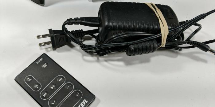 1600x1200 KICKER iK500 Portable Ikick iPod Dual Digital Stereo Speaker System W/Rem