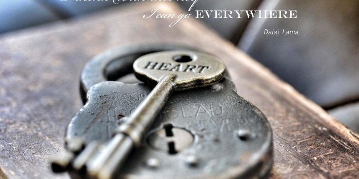 1920x1200 Lock Key Dalai Lama heart mood bokeh lock keys macro quotes