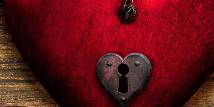 1080x1920 Love heart, lock, key, wood board 1080x1920 iPhone 8/7/6/6S Plus