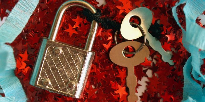 2560x1080 Download wallpaper 2560x1080 lock, keys, sequins, paper dual wide