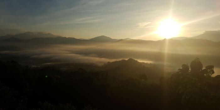3840x2160 3072815 3840x2160 early morning, foggy, morning sun, mountains