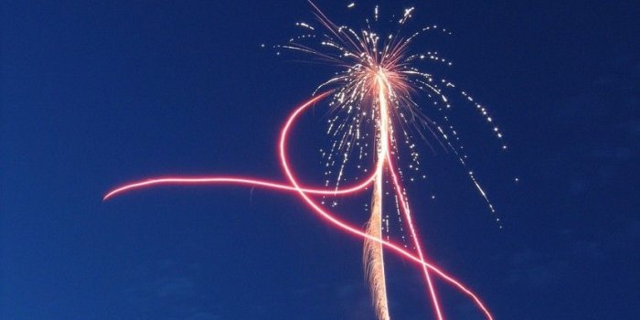 830x1107 Get red, white, and blue with these patriotic wallpapers this Fourth