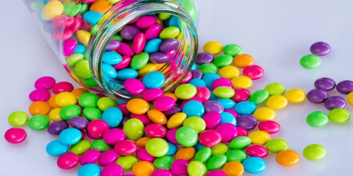 1332x850 Wallpaper balls, background, colorful, candy, balls, background