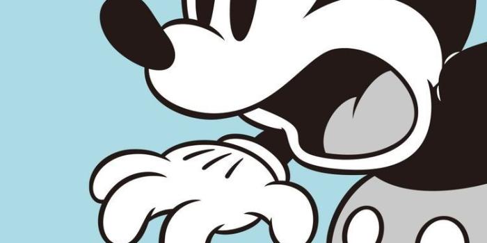 750x1333 Mickey is runway form the bad men in he yelling for help in