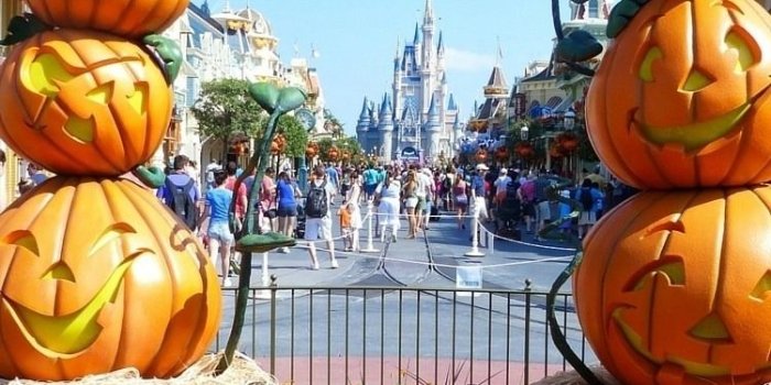 750x1334 Disney Halloween Iphone Wallpapers with Disney World Halloween