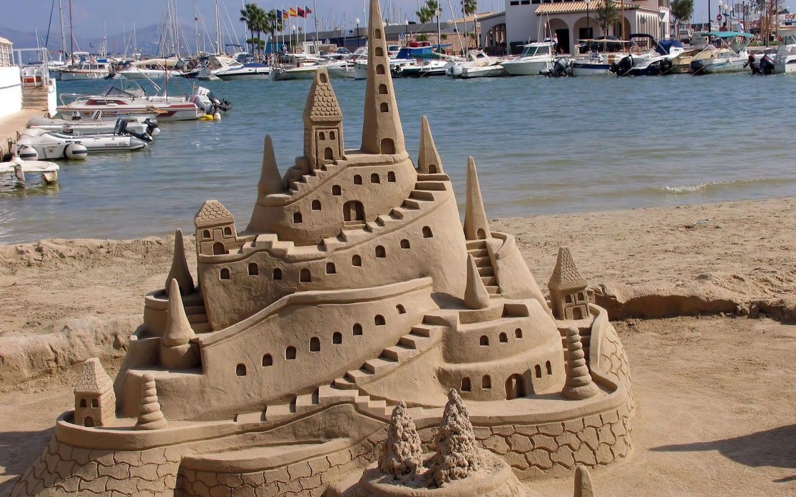1600x1000 Hd cars wallpaper download | Sand art | Sand sculptures, Sand art