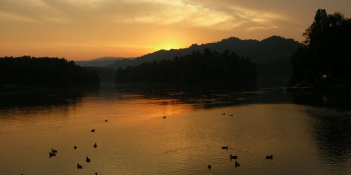 1600x1200 Standing Ovation: Nature Photography Landscape Wallpaper