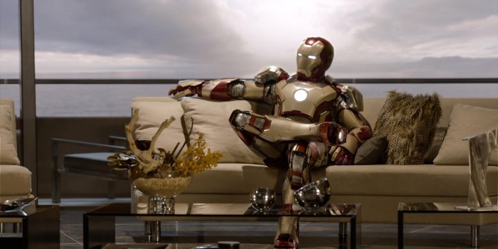 2048x1152 couch, Iron Man, movies, armor, Tony Stark, Marvel Comics, Iron man