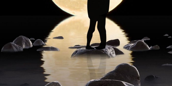 1178x1920 Couple,kiss,moon,reflection,romantic - free photo from needpix.com