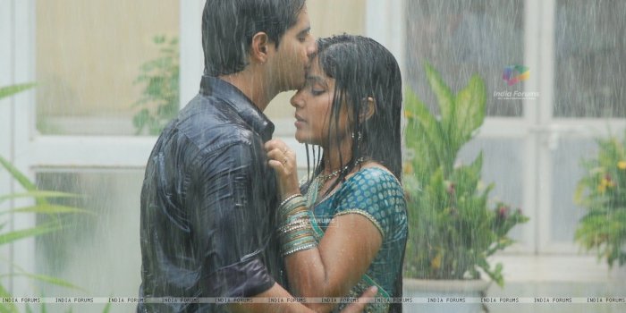 1366x768 Wallpaper - Akshara and Natik romantic scene (105391) size:1366x768