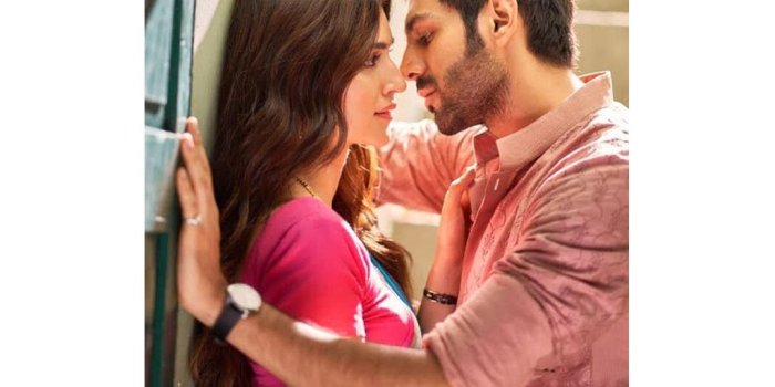 1024x768 Luka Chuppi Movie Wallpaper #1