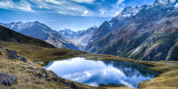 1920x1080 47+] Windows 10 Stock Lockscreen Wallpapers on WallpaperSafari