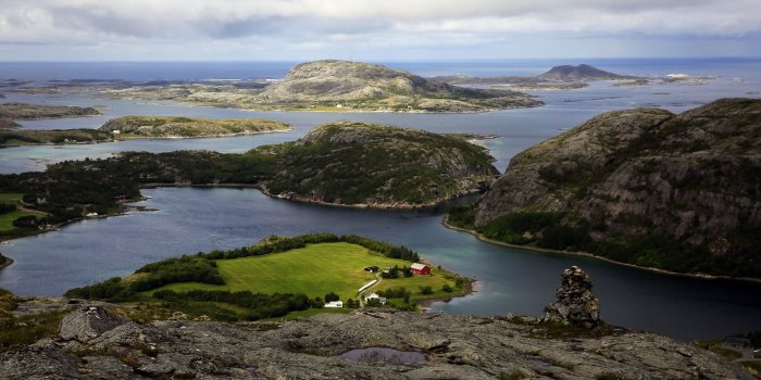 1920x1080 Windows 10 Norway Lock Screen Image – 6000 miles from civilisation…