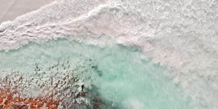 700x1285 22 iPhone Wallpapers For Anyone Who Just Really Loves Water