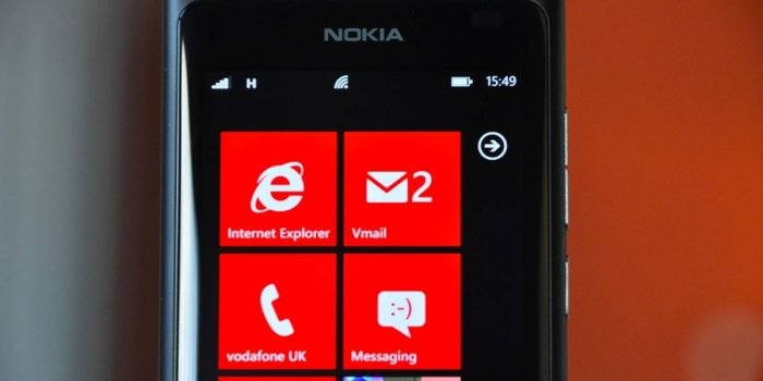 1200x800 Nokia Lumia 800 mod adds wireless charging - The Verge