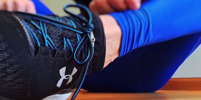 1366x768 Download wallpaper 1366x768 sneakers, fitness, style, shoelaces