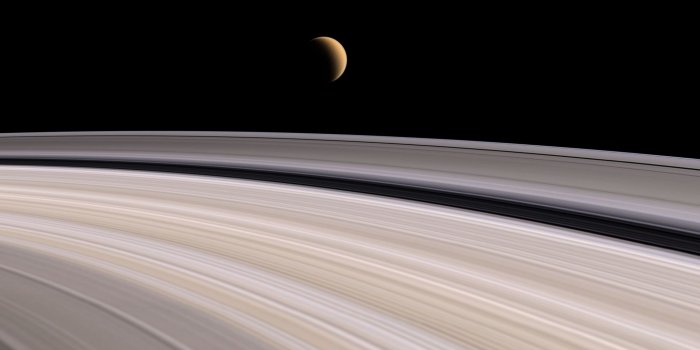2560x1440 Titan circling the rings of Saturn - Album on Imgur