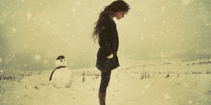 1024x1024 2910188 snow alone women black hair women outdoors filter