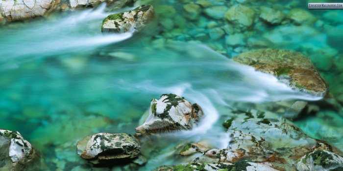 1920x1080 Elk River Flowing Through White Canyon Rock, Siskiyou
