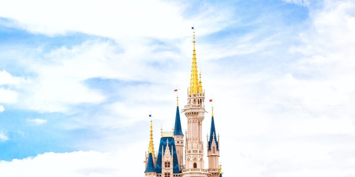 2048x2048 Disney iPhone Wallpapers | POPSUGAR Tech
