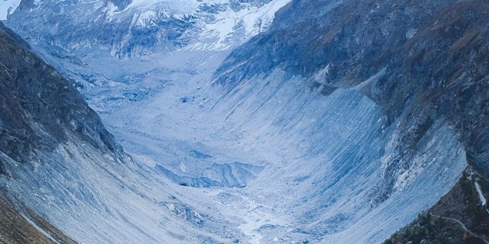1125x2436 Download 1125x2436 Switzerland, Mountain, Snow, Scenic, Clouds