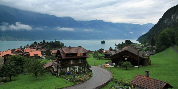 1920x1200 Brown two-storey house, landscape, Switzerland, Iseltwald, Lake