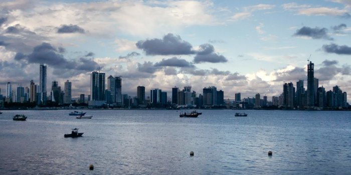 1024x1024 Panama City iPad Wallpaper