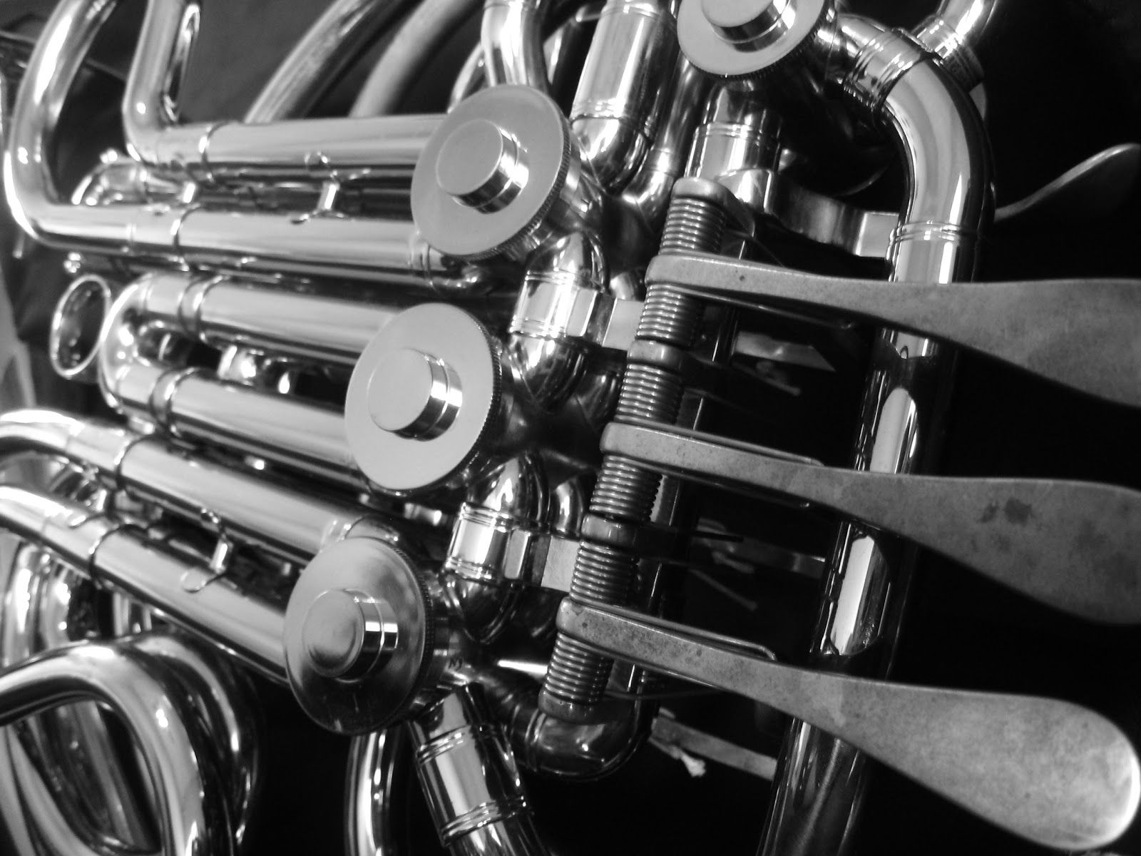 1600x1200 45+] French Horn Wallpaper on WallpaperSafari