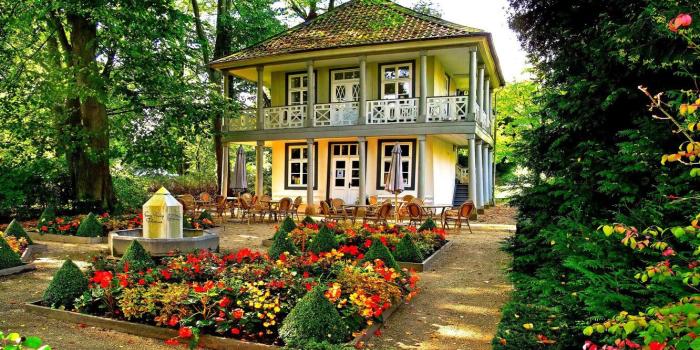 1332x850 Wallpaper flowers, house, garden images for desktop, section город