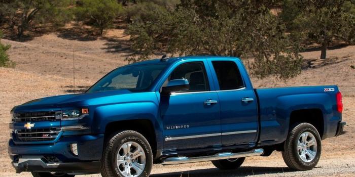 1024x768 2018 Chevrolet Silverado 1500 vs. 2018 GMC Sierra 1500 Comparison