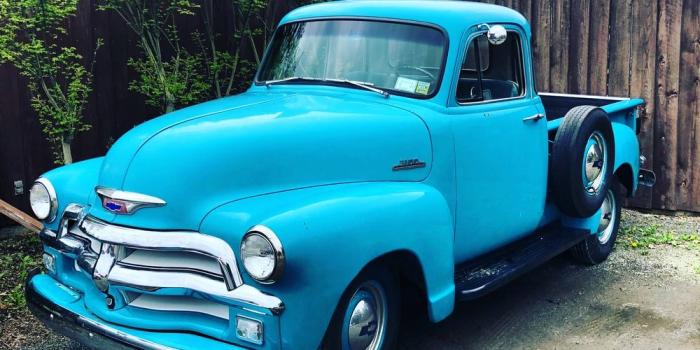 1000x1000 blue pickup truck photo – Free Pickup truck Image on Unsplash