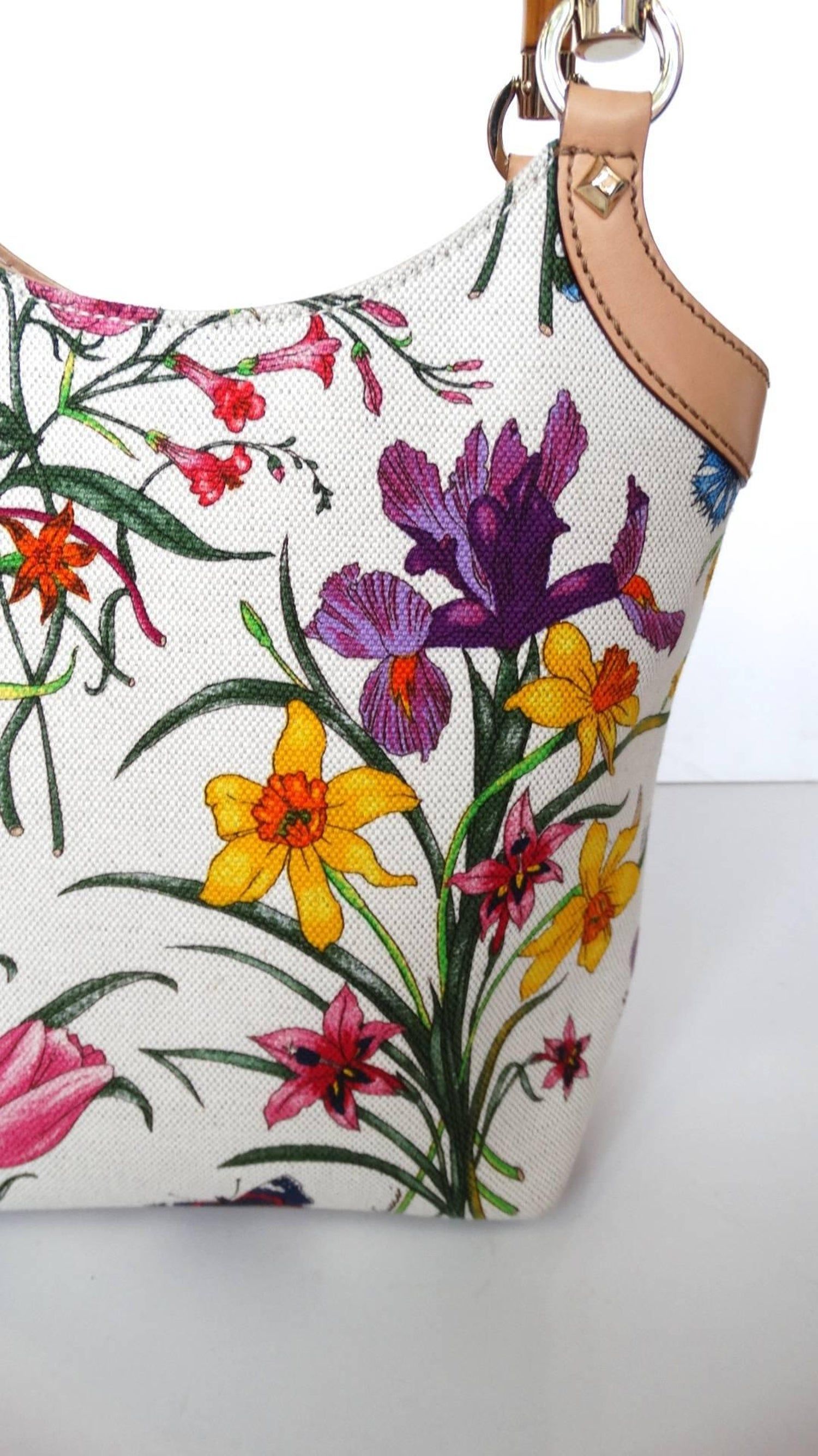 1500x2667 Gucci Flora Canvas and Bamboo Handle Tote at 1stdibs