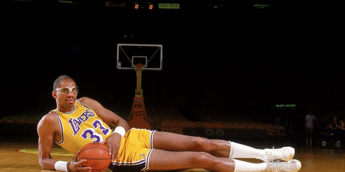 3200x2150 NBA All-Time Scoring Ladder: Kobe Bryant, LeBron James, and