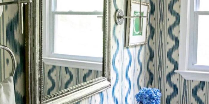 820x1024 pierre-frey-toile-de-nantes-wallpaper-blue-white-powder-room-roman