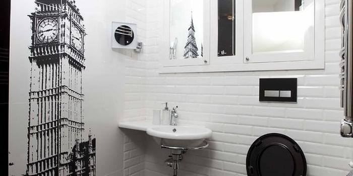 775x1163 Always on Trend: 20 Powder Rooms in Black and White