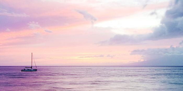 1242x2208 mb06-wallpaper-dreamy-sea-boat-beach - Papers.co